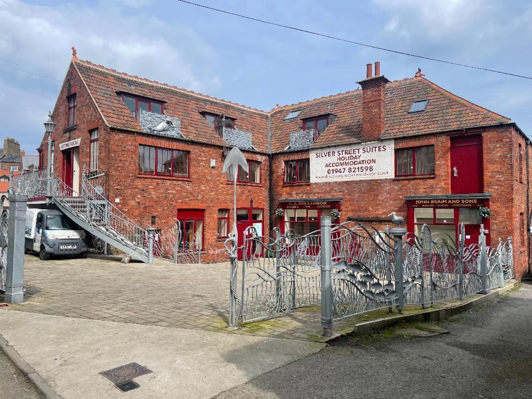Silver Street Suites Whitby Dış mekan fotoğraf