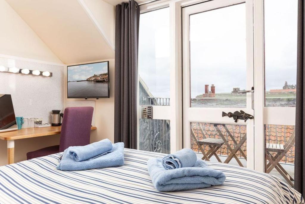 Silver Street Suites Whitby Dış mekan fotoğraf