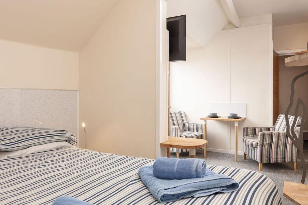 Silver Street Suites Whitby Dış mekan fotoğraf